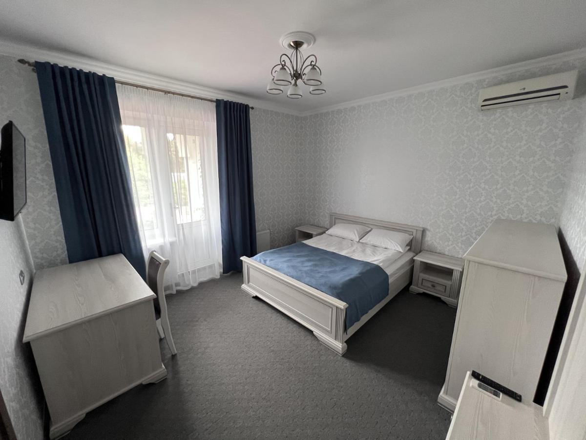 Zolotoy Fazan Hotel Nikolayev Luaran gambar