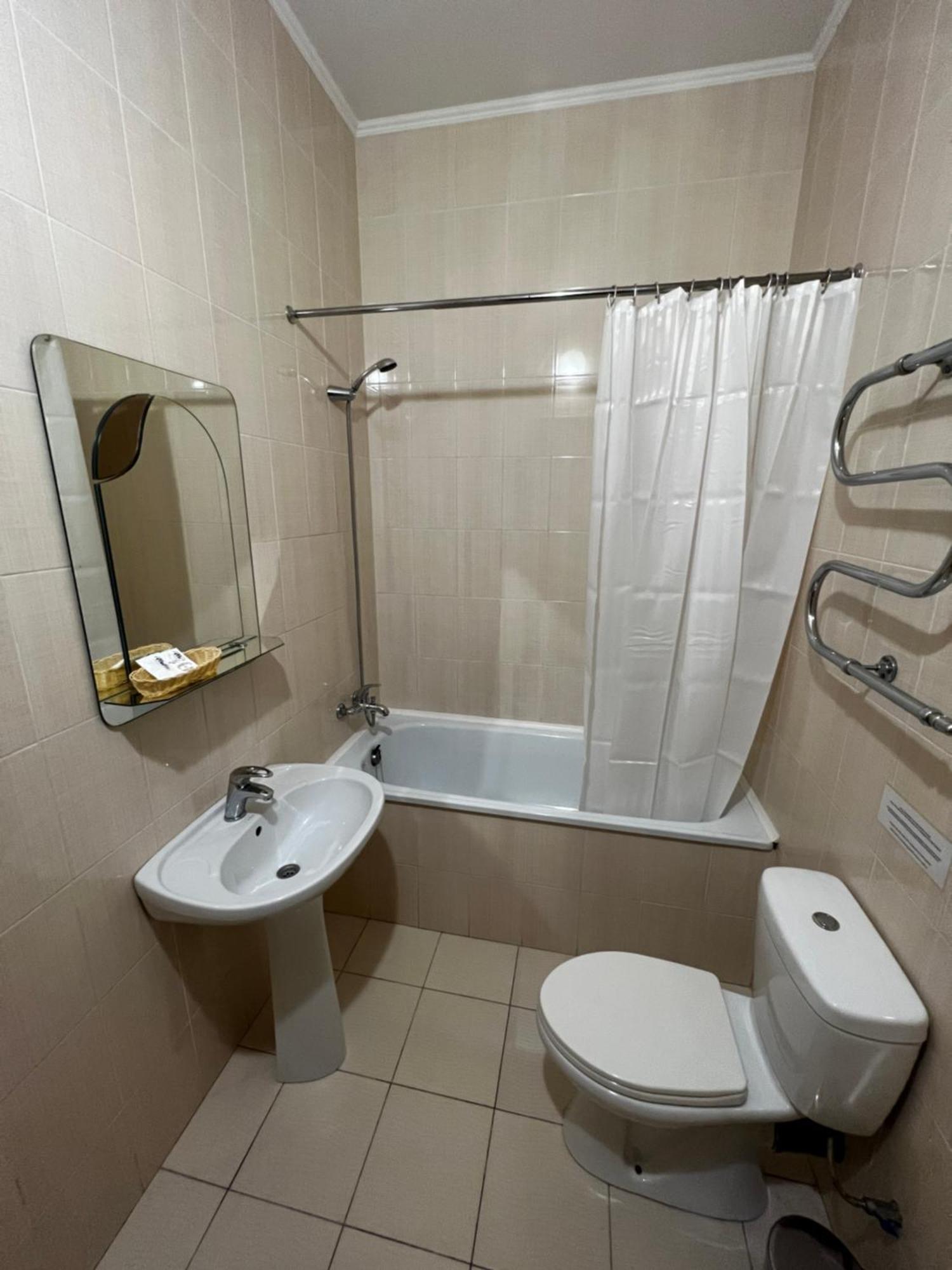 Zolotoy Fazan Hotel Nikolayev Luaran gambar